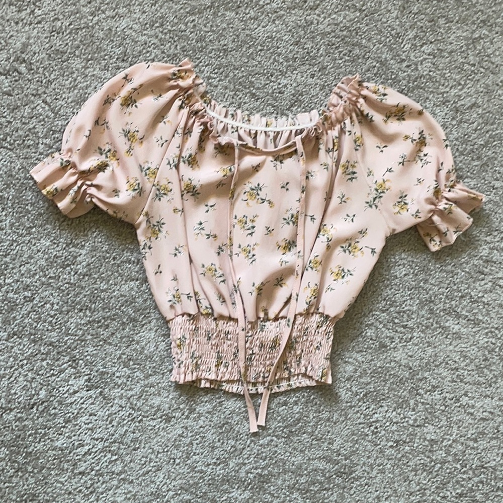 Size M Medium No Boundaries Ruched Puffy Sleeves Tie Crop Top